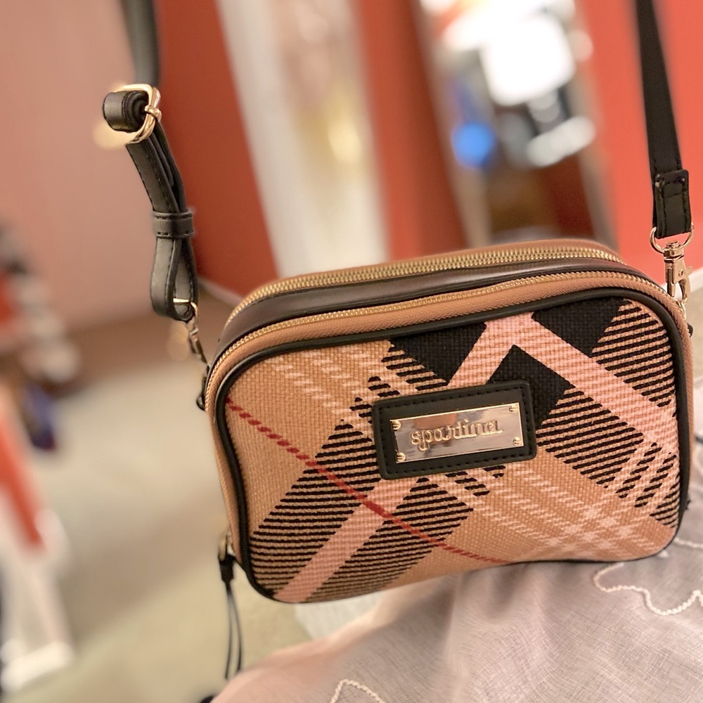 Spartina 449 rare crossbody bag. Excellent condition. Classic design. Go out bag